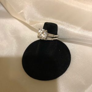 WHITE GOLD WITH REAL DIAMOND BAGUETTES AND 3 Carat Diamondtrigue RING